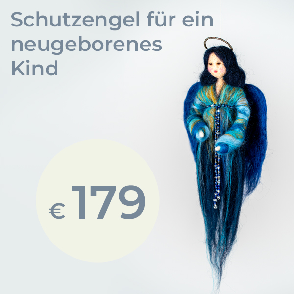 Ein Schutzengel zur Geburt – liebevoll für ein neues Leben geschaffen. Dieser handgefertigte Engel aus feinster Wolle ist ein zarter Begleiter für einen ganz besonderen Neubeginn. Mit großer Sorgfalt und Liebe zum Detail gefertigt, trägt er die Eigenschaften in sich, die das Neugeborene auf seinem Lebensweg stärken und behüten sollen. Anhand des Geburtsdatums erhält der Engel eine individuelle Bedeutung – ein persönliches Symbol für Schutz, Licht und Liebe, die das neugeboren Kind von Anfang an begleiten werden. Ein einzigartiges, wertvolles Geschenk zur Geburt eines Kindes und ein wundervolles Erinnerungsstück, das ein Leben lang begleitet. Größe: ca. 30 cm